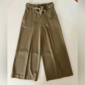 Karen Millen cropped paperbag trouser, khaki-green. Size 6. Excellent conditions